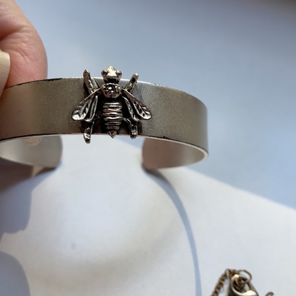 Bee Beekeper Jewelry Set Jewelry Earrings with Pearls, a Bracelet, Two Necklaces - Picture 4 of 8